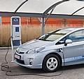 Mit drei Plug-in-Hybrid Fahrzeugen (PHV) startet Toyota jetzt eine neue Versuchsreihe. Die bestehende Partnerschaft zwischen Toyota, dem französischen Energieunternehmen EDF sowie der Umwelt und Energiemanagement-Agentur ADAME wird um Paris erweitert.